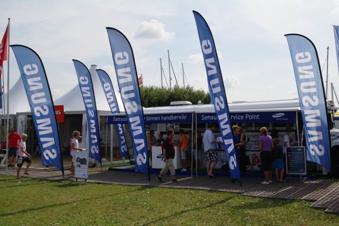 Hostesses Samsung Service Dep. vakantiegangers