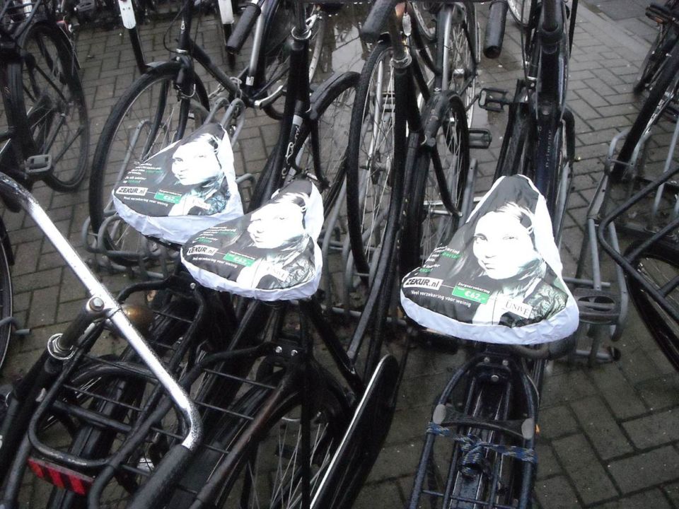 Zekur van Unive flyer actie op universiteiten