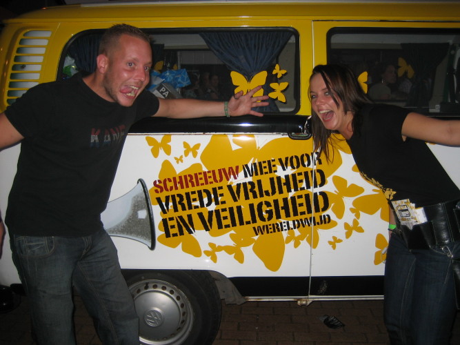 Promotieteams Schreeuw mee voor vrede en veiligheid