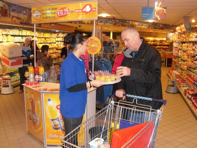 Instore demo Orangina bij Albert Heijn